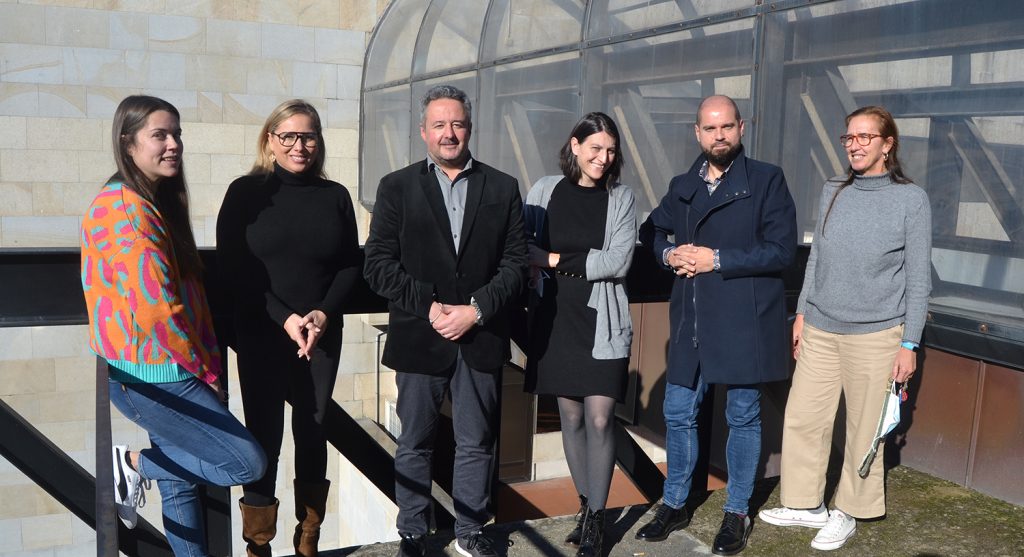 Julia Fontenla, Mónica Valderrama, Xosé Rúas, Talía Rodríguez, Iván Puentes e Montse Vázquez